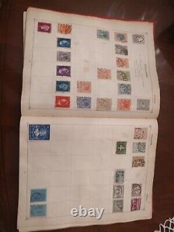 Collection sérieuse de timbres Vintage Worldwide dans un album britannique Strand. 1800s en avant.